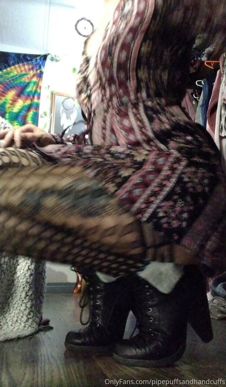 Pipepuffsandhandcuffs