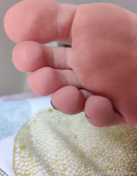Alicefrenchfeet
