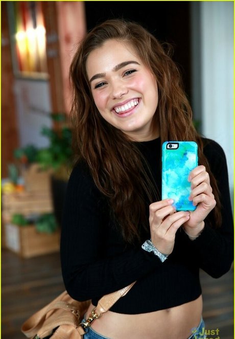 Haley Lu Richardson