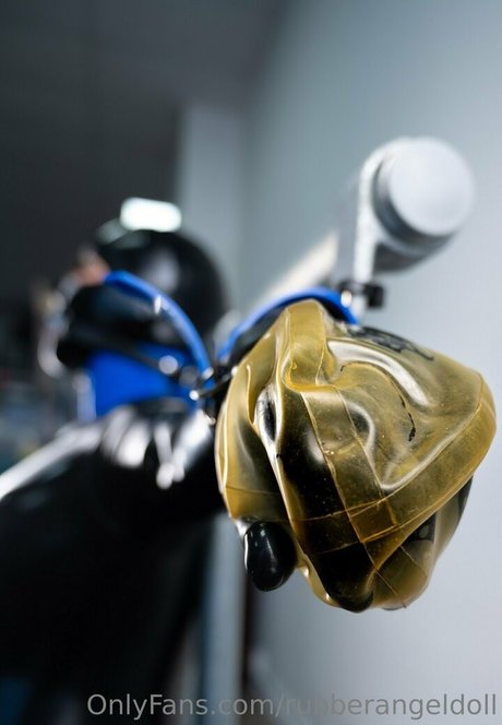 Rubberangeldoll
