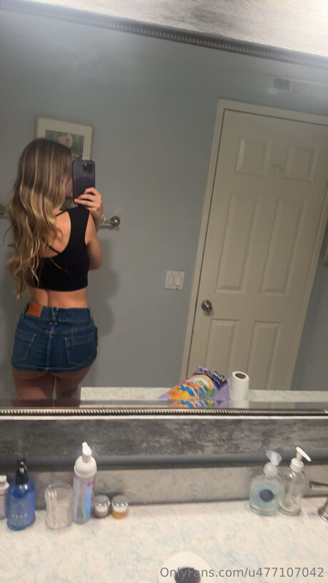 Prettylittlethang2004