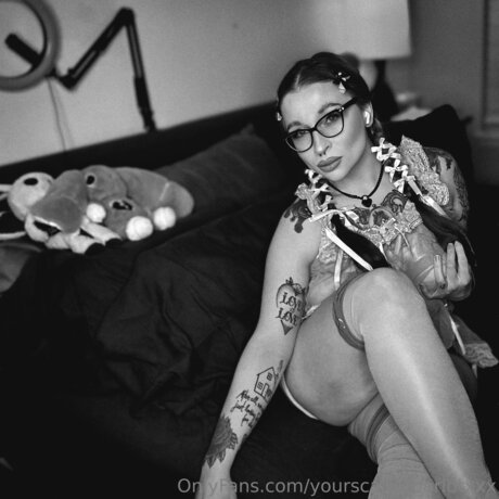 Yourscarletharlotxxx