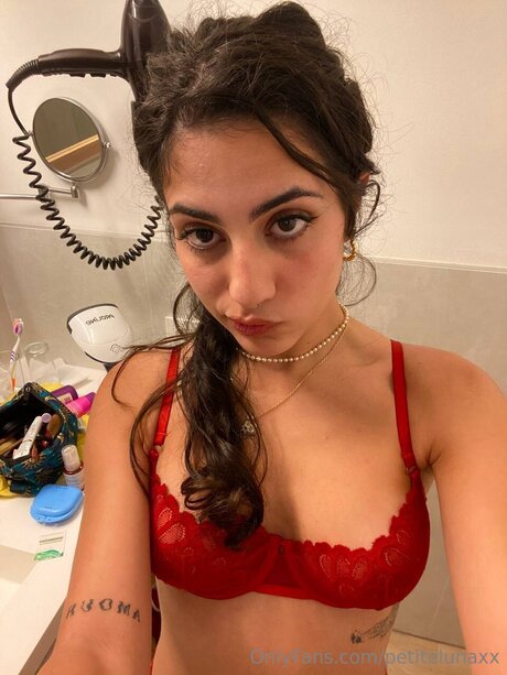 Petitelunaxx