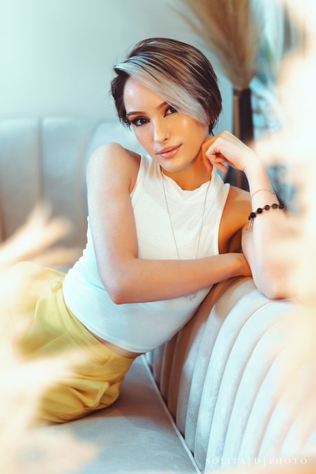 Thedaberrytwins Alex And Leah