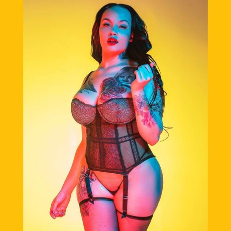 Sara Gold Iamsaragold