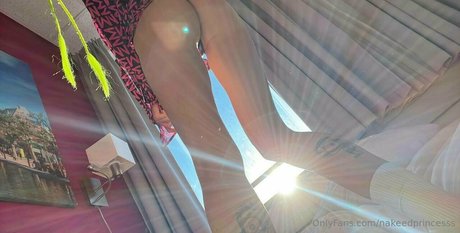 Nakeedprincesss