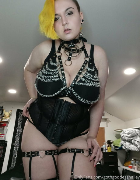 Gothgoddesshailey