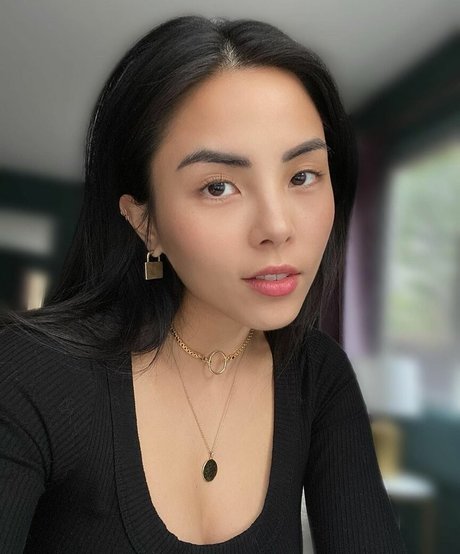 Anna Akana