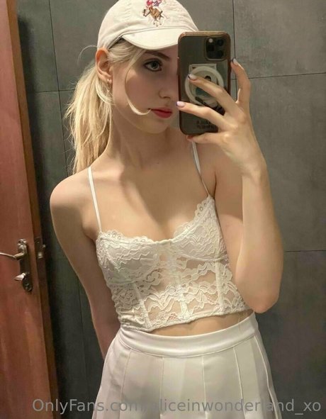 Aliceinwonderlandxo