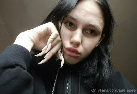 Adelebee