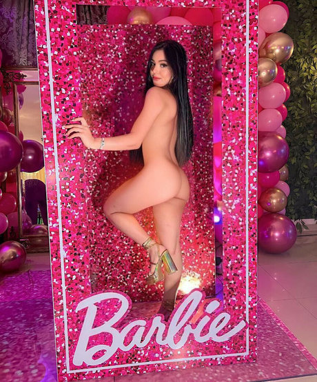 Bella Angel Dezoitou