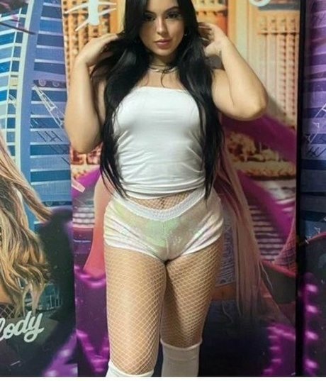 Bella Angel Dezoitou