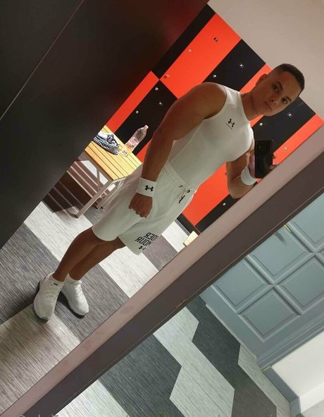 Youngmusclegrowingboy