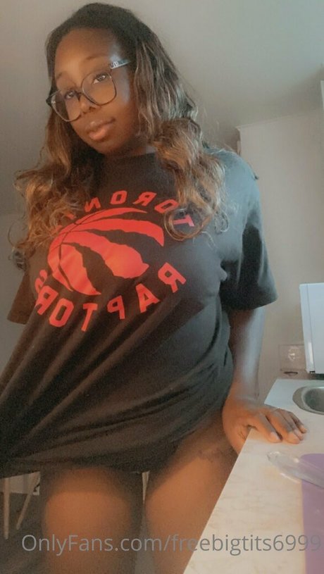 Freebigtits6999