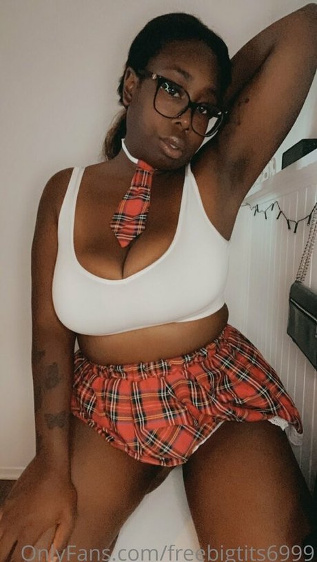 Freebigtits6999