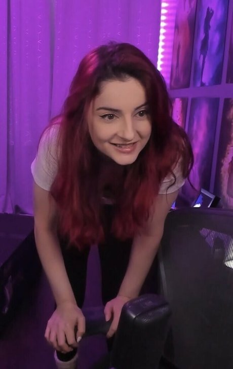 Anniefuchsia