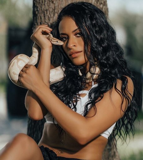 Zelina Vega