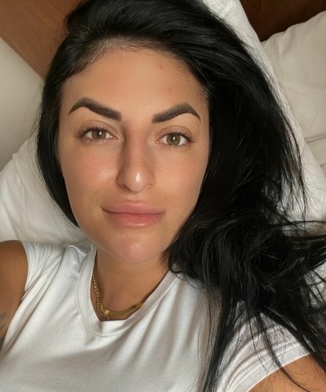 Sonya Deville