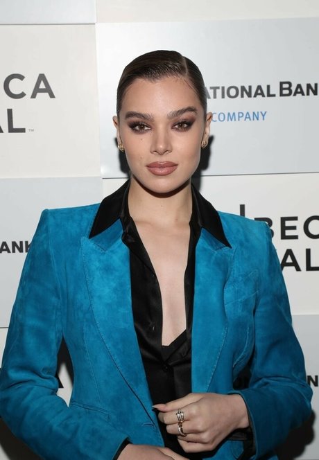 Hailee Steinfeld