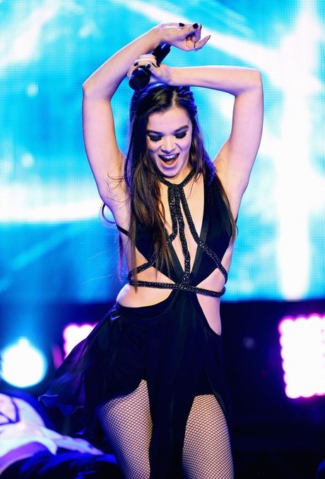 Hailee Steinfeld