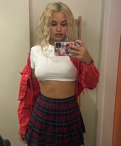 Tommy Genesis