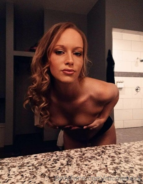 Nicolesxxx
