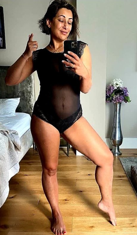 Saira Khan