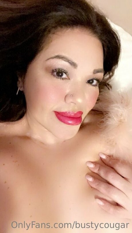 Bustycougar