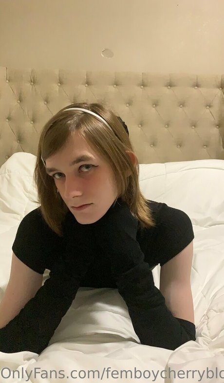 Femboycherryblossom