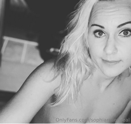 Sophiaroseisreal