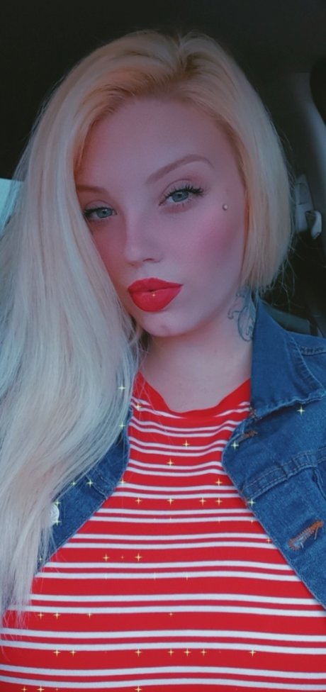 Money Makes Me Horny