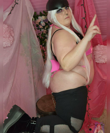 Curvymonstergirlfree