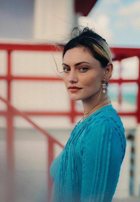 Phoebe Tonkin