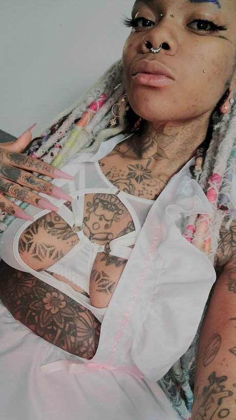 Dollziilaah Ad4x Blak Bunny