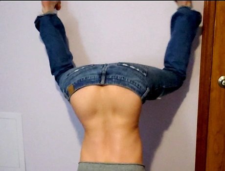 Natural Kellys Butt Crack