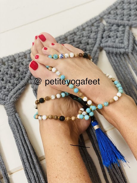 Miss Petite Yoga Feet