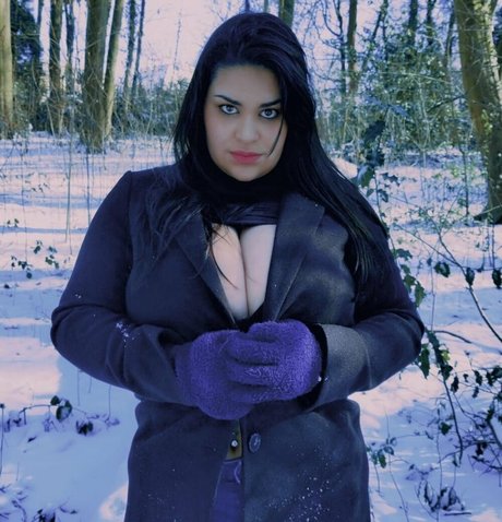 Jennifer Busty Latina