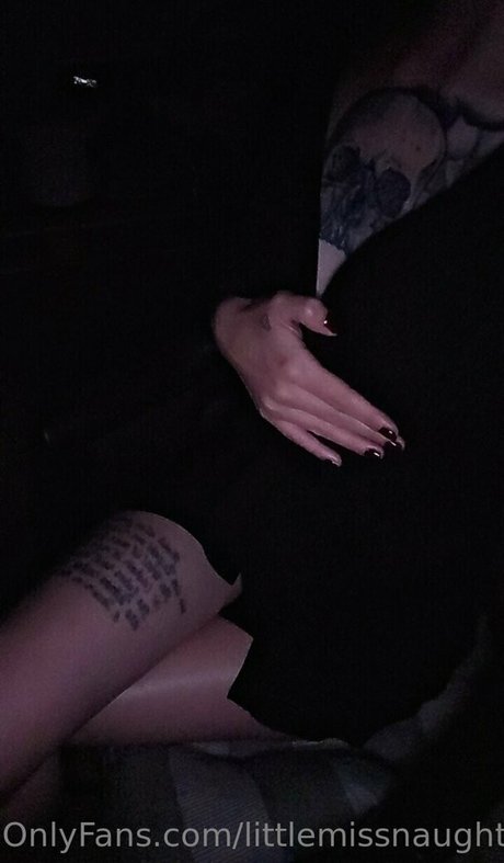 Littlemissnaughtytw