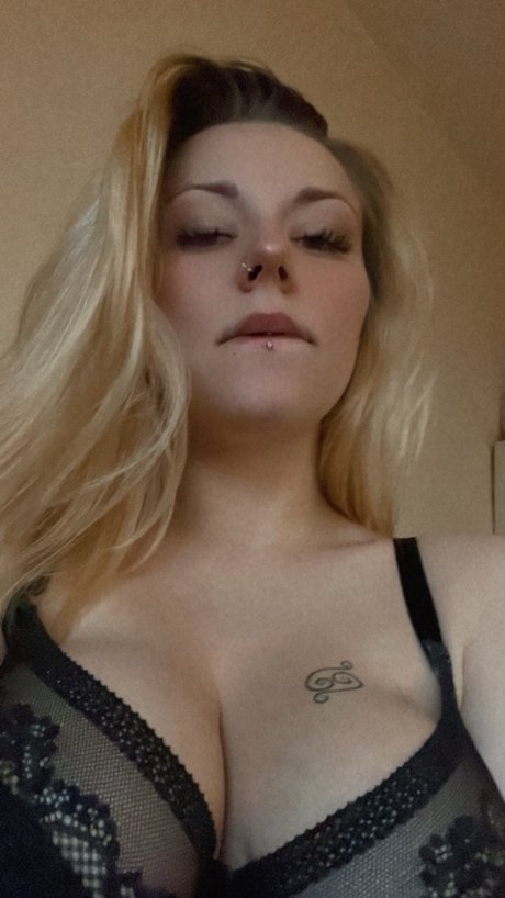 Lauravinora  nude leaked OnlyFans photo