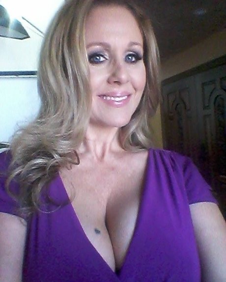 Julia Ann