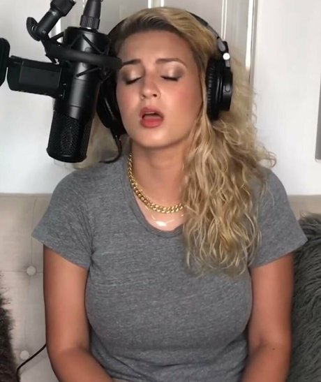 Tori Kelly