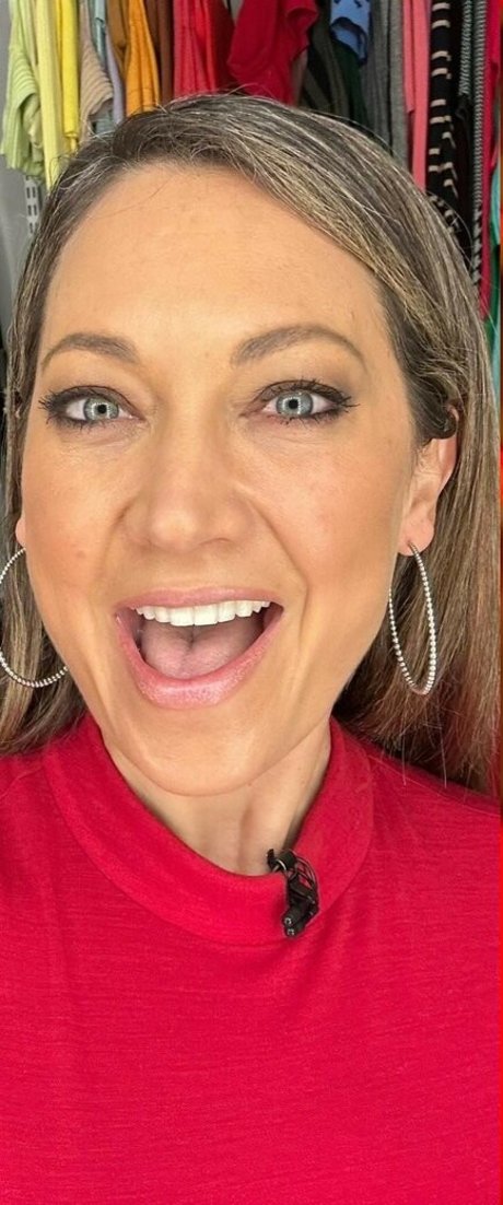 Hot News Weather Babes