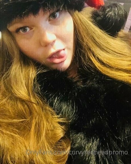 Curvyredheadpromo