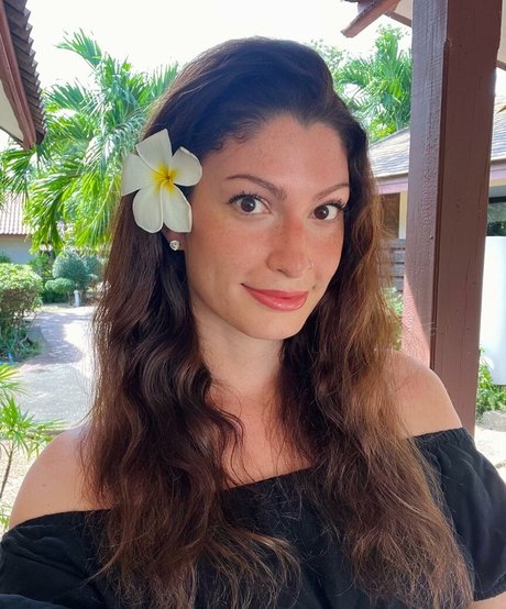 Kimberly Apasara Thomas