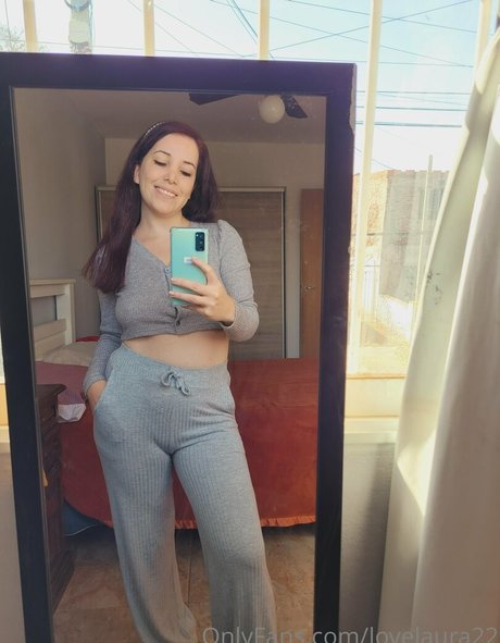 Lovelaura22