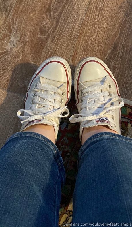 Youlovemyfeettrample