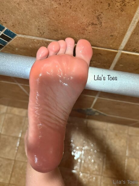 Lilas Toes