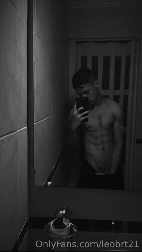 Leobrt21  nude leaked OnlyFans photo