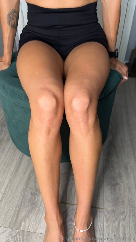 Alexisyogafeet2