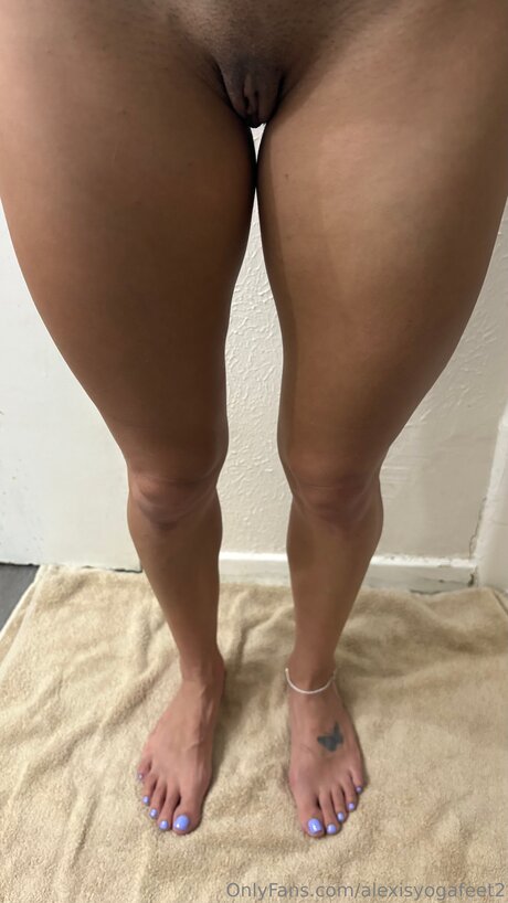 Alexisyogafeet2